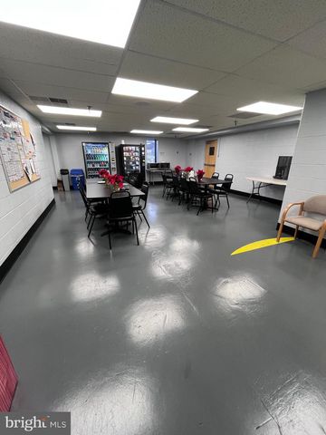 310 EMIG RD, York, PA 17406