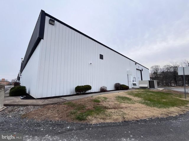 310 EMIG RD, York, PA 17406