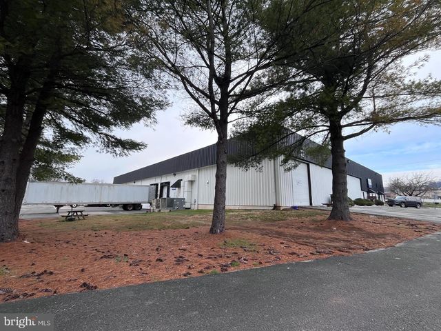 310 EMIG RD, York, PA 17406