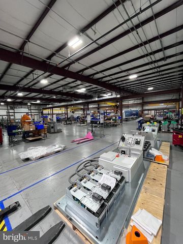 310 EMIG RD, York, PA 17406