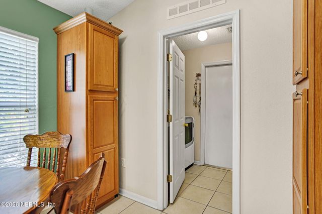 12396 HICKORY FOREST Road, Jacksonville, FL 32226