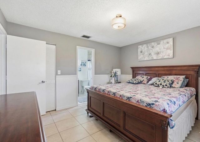 5330 Mendoza, West Palm Beach, FL 33415