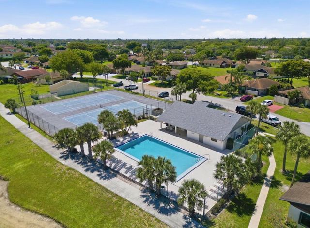 5330 Mendoza, West Palm Beach, FL 33415