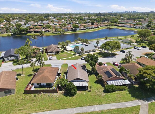 5330 Mendoza, West Palm Beach, FL 33415