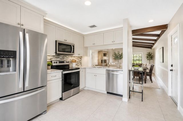 5330 Mendoza, West Palm Beach, FL 33415