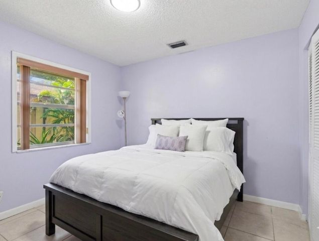 5330 Mendoza, West Palm Beach, FL 33415