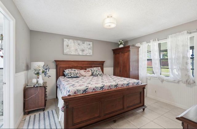 5330 Mendoza, West Palm Beach, FL 33415