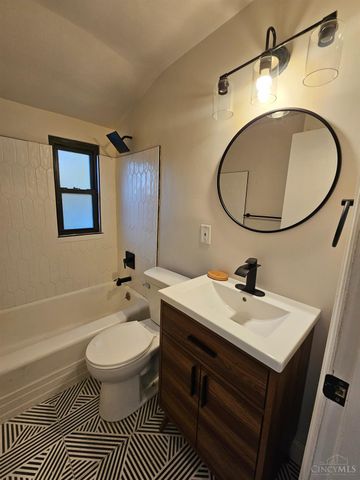 6024 Sunridge Drive, Cincinnati, OH 45224