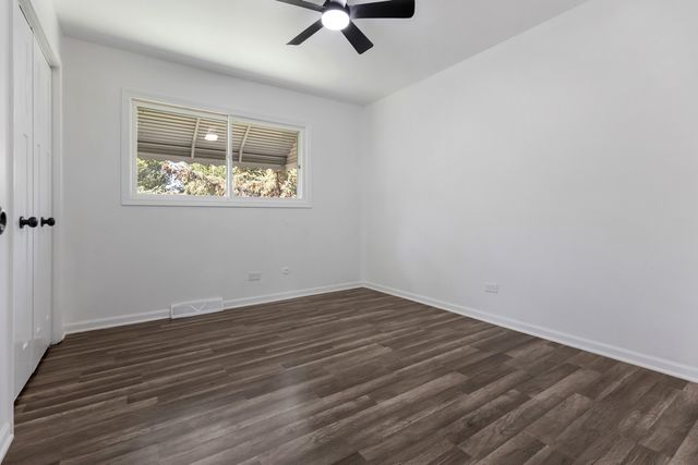 1750 W Woodland Avenue, Addison, IL 60101