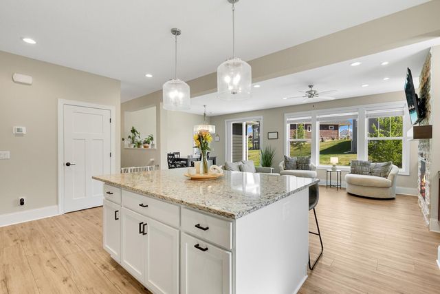 17972 Gresford Lane, Lakeville, MN 55044