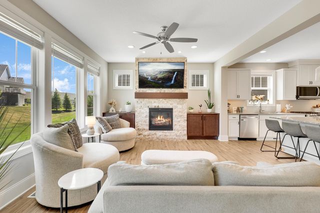17972 Gresford Lane, Lakeville, MN 55044
