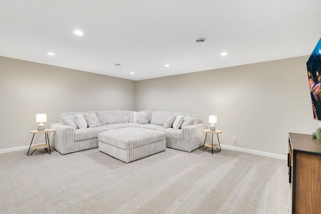 17972 Gresford Lane, Lakeville, MN 55044