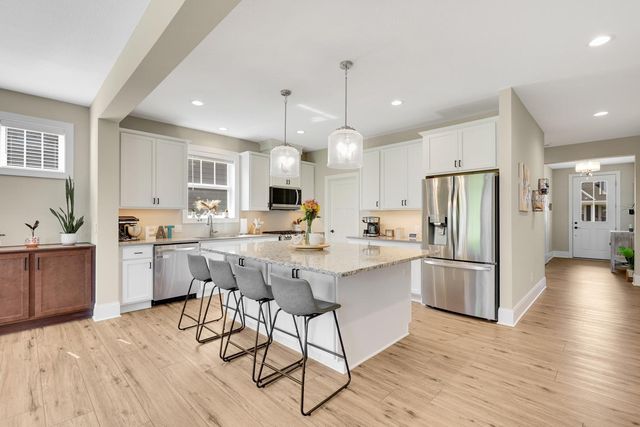 17972 Gresford Lane, Lakeville, MN 55044