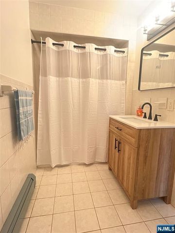 27 Glendale, Hillsdale, NJ 07642