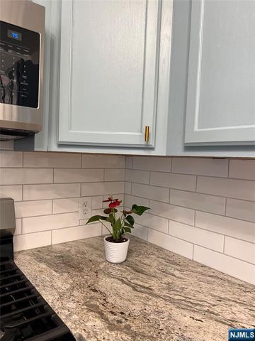 27 Glendale, Hillsdale, NJ 07642
