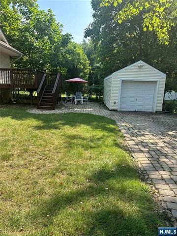 27 Glendale, Hillsdale, NJ 07642