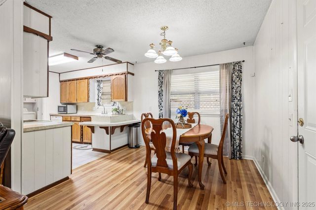 910 E Springdale Loop, Ardmore, OK 73401