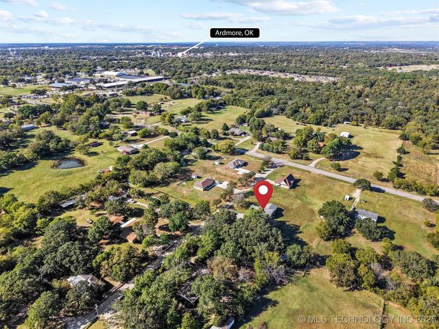 910 E Springdale Loop, Ardmore, OK 73401