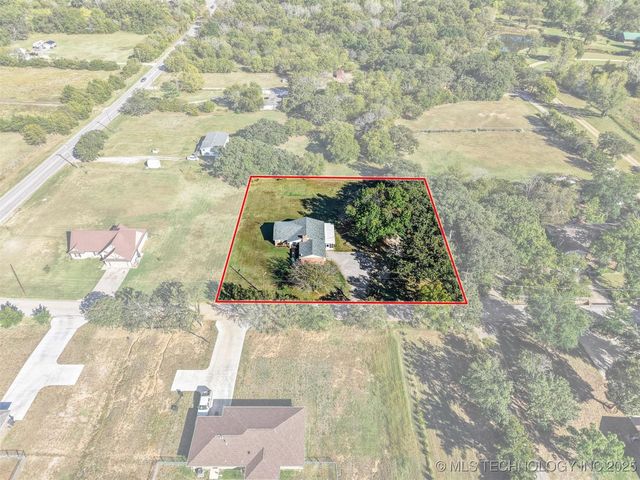 910 E Springdale Loop, Ardmore, OK 73401