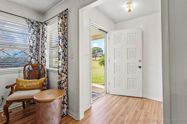 910 E Springdale Loop, Ardmore, OK 73401