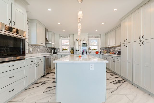 207 White Pond Road, Lancaster, MA 01523