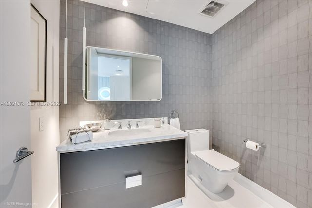 15701 Collins Avenue 3001, Sunny Isles Beach, FL 33160