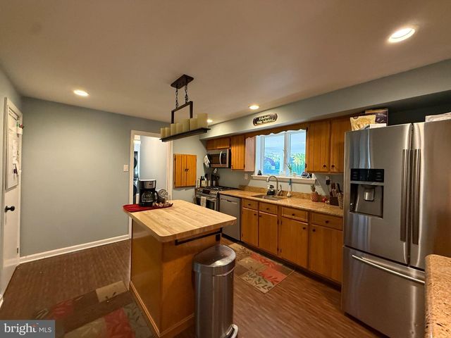 304 W HIGHLAND AVE, Langhorne, PA 19047