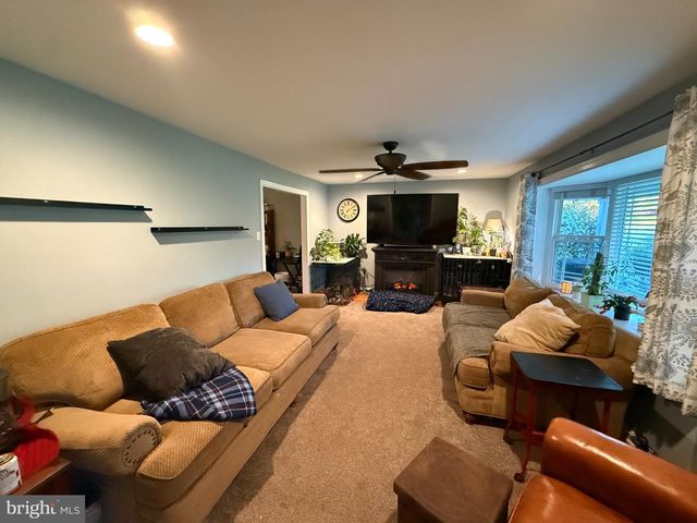 304 W HIGHLAND AVE, Langhorne, PA 19047