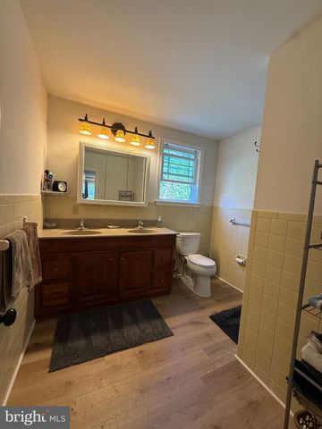 304 W HIGHLAND AVE, Langhorne, PA 19047