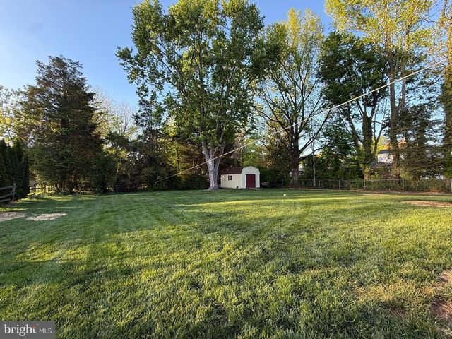 304 W HIGHLAND AVE, Langhorne, PA 19047