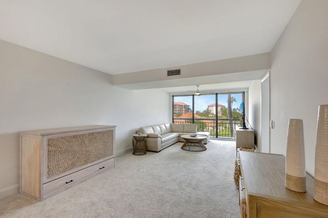 501 S Seas 202 Drive 202, Jupiter, FL 33477