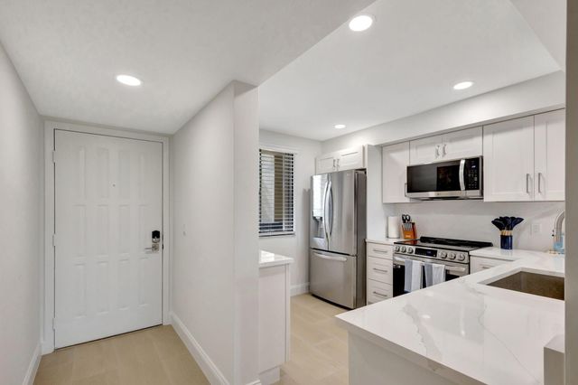 501 S Seas 202 Drive 202, Jupiter, FL 33477
