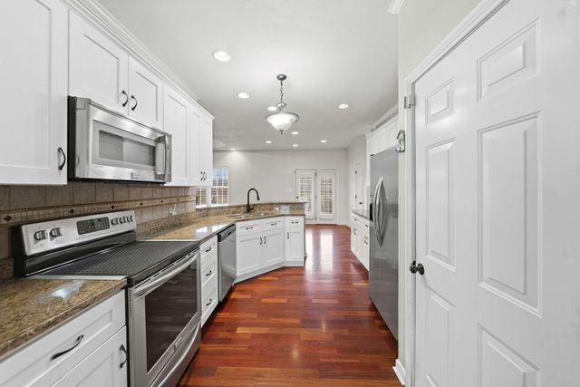 330 Juliet Dr, Hopkinsville, KY 42240