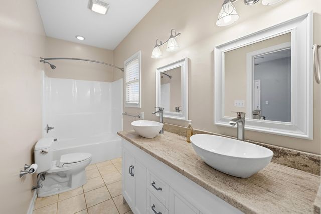 330 Juliet Dr, Hopkinsville, KY 42240