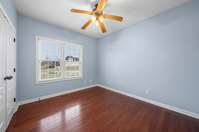 330 Juliet Dr, Hopkinsville, KY 42240