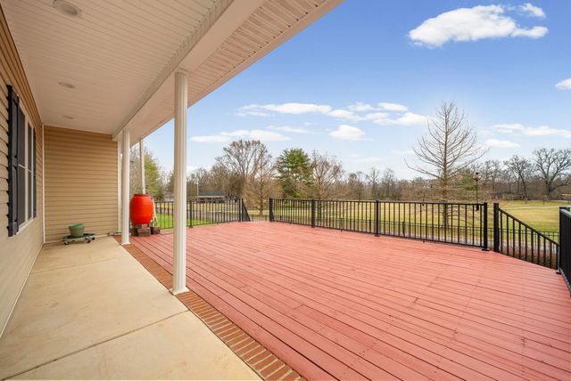 330 Juliet Dr, Hopkinsville, KY 42240