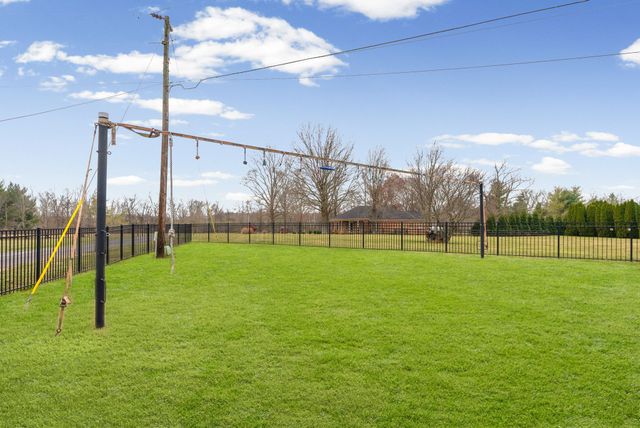 330 Juliet Dr, Hopkinsville, KY 42240