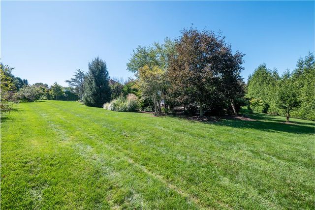 16 Creek Court, Easton, PA 18040
