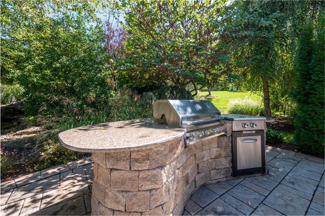 16 Creek Court, Easton, PA 18040