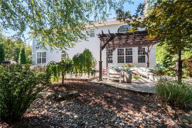 16 Creek Court, Easton, PA 18040