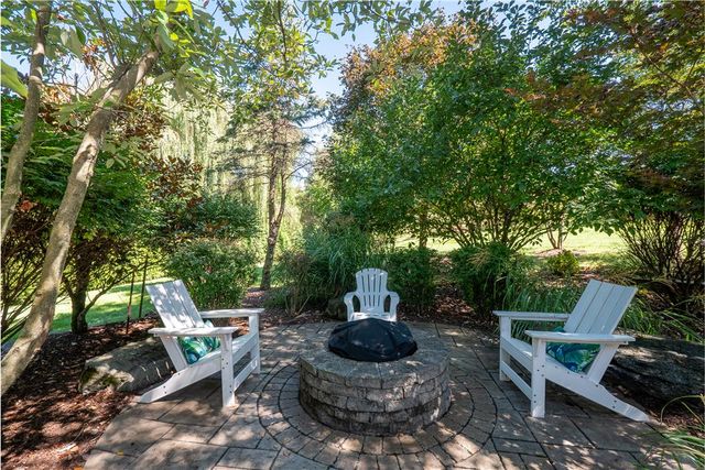 16 Creek Court, Easton, PA 18040