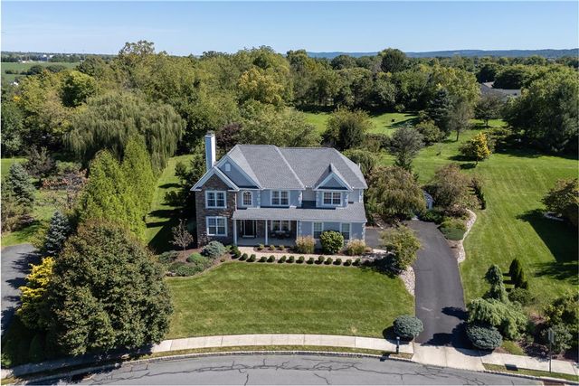 16 Creek Court, Easton, PA 18040