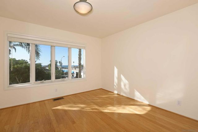 7463 Draper Avenue, La Jolla, CA 92037