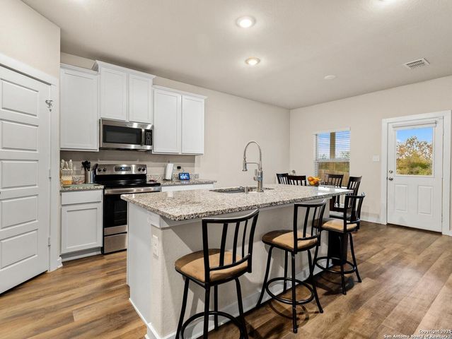 6814 Emerald Valley, San Antonio, TX 78242