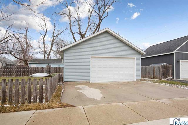349 Tyler Avenue, North Mankato, MN 56003