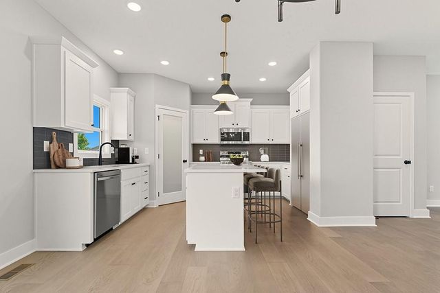 2332 NE Andromada Court, Blue Springs, MO 64014