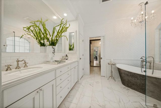 10024 Circleview DR, Austin, TX 78733