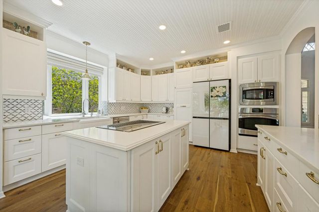 10024 Circleview DR, Austin, TX 78733
