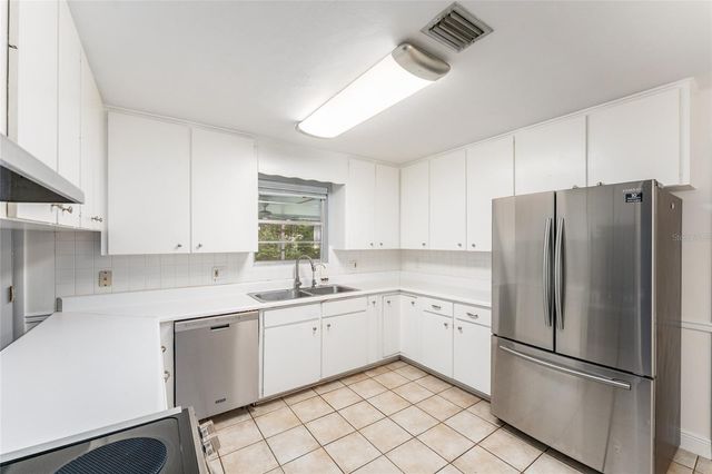 930 NW 37TH TERRACE, Gainesville, FL 32605