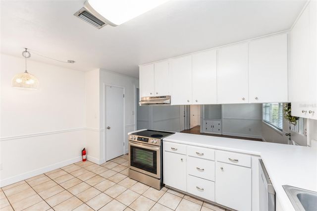 930 NW 37TH TERRACE, Gainesville, FL 32605